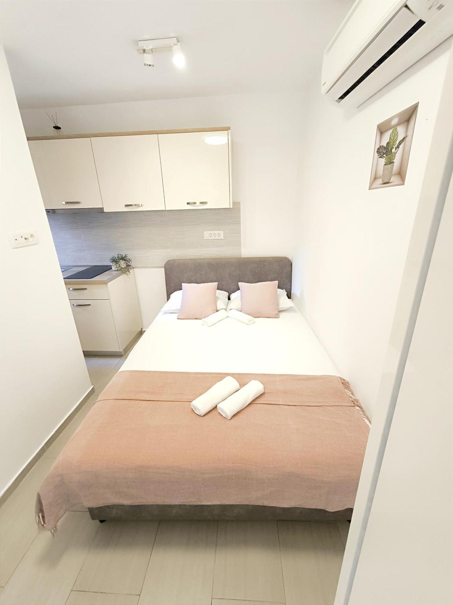 Central Apartment & Room Niko Split Zewnętrze zdjęcie
