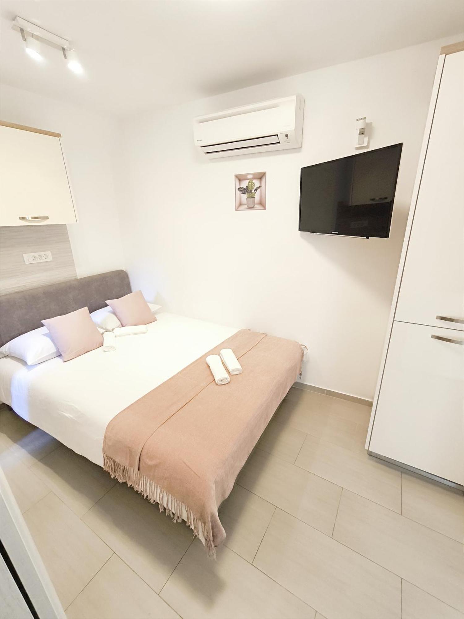 Central Apartment & Room Niko Split Zewnętrze zdjęcie